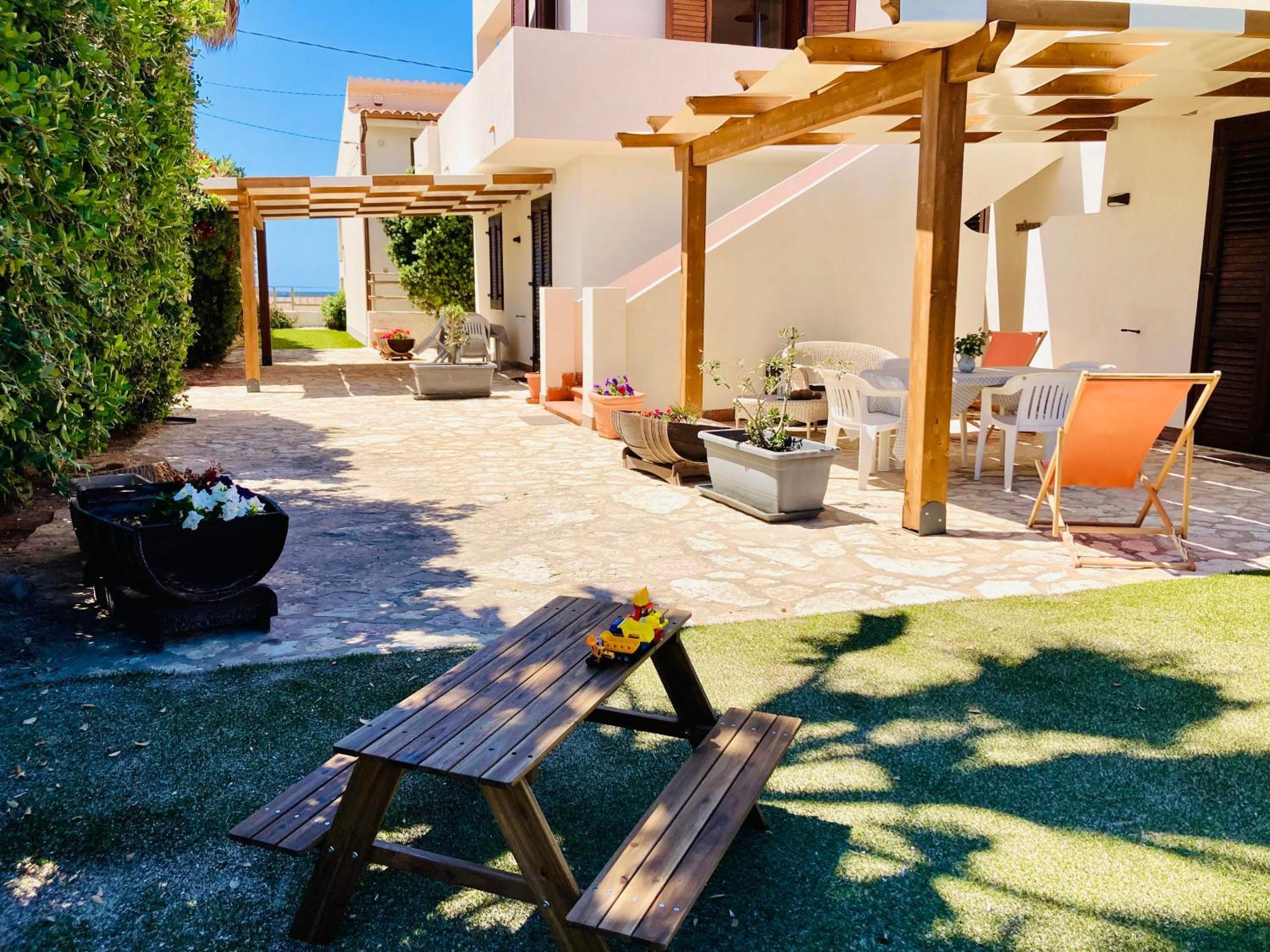 Posidonia Apartments Marsala Bagian luar foto